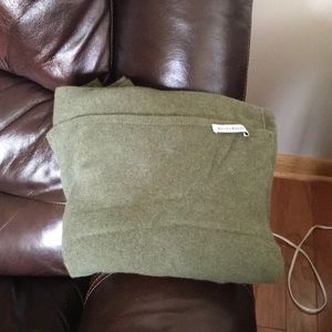 White + Warren cashmere travel wrap